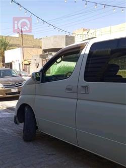 نیسان ئێلگراند